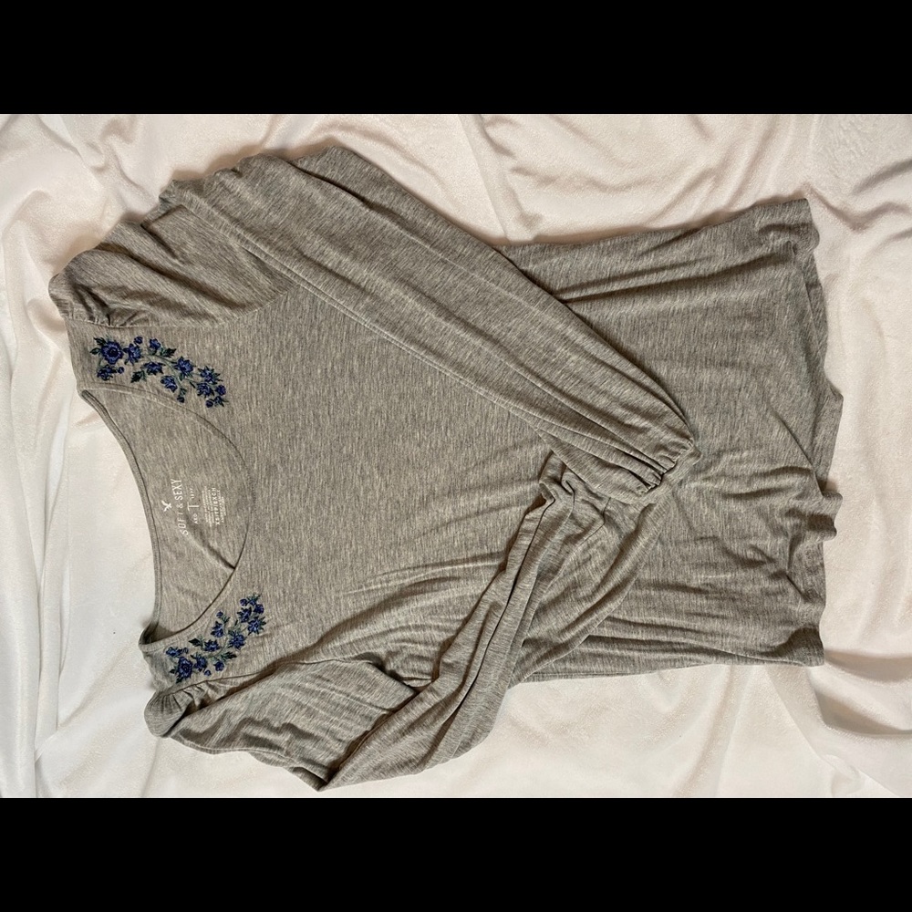 american eagle t-shirt